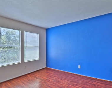 14423 Moreno Avenue - Photo Thumbnail 21