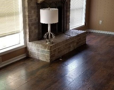 7010 Wyoma Trail - Photo Thumbnail 4