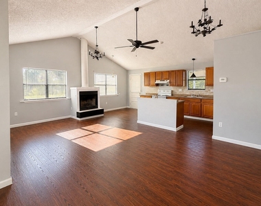 1036 15th Street - Photo Thumbnail 3