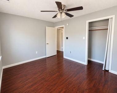 1036 15th Street - Photo Thumbnail 10