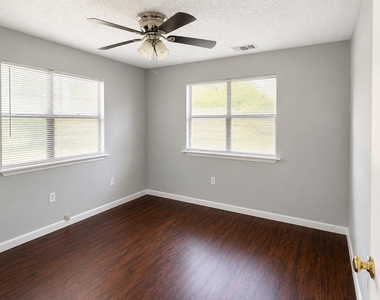 1036 15th Street - Photo Thumbnail 9