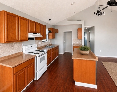 1036 15th Street - Photo Thumbnail 19