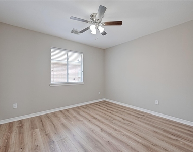 5602 Eagle Sky Boulevard - Photo Thumbnail 42