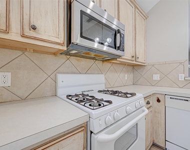 5602 Eagle Sky Boulevard - Photo Thumbnail 22