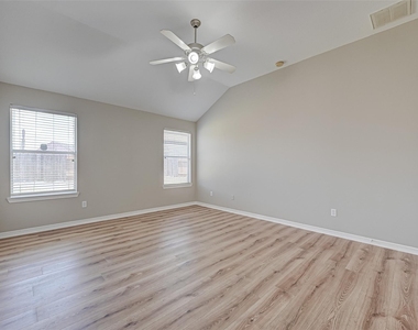 5602 Eagle Sky Boulevard - Photo Thumbnail 32
