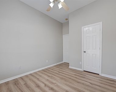 5602 Eagle Sky Boulevard - Photo Thumbnail 39