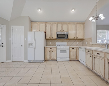 5602 Eagle Sky Boulevard - Photo Thumbnail 17