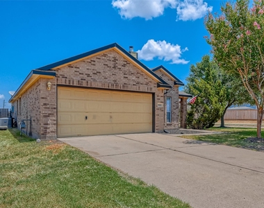 5602 Eagle Sky Boulevard - Photo Thumbnail 2