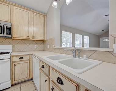 5602 Eagle Sky Boulevard - Photo Thumbnail 19
