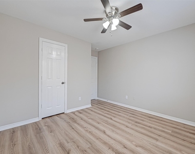5602 Eagle Sky Boulevard - Photo Thumbnail 43