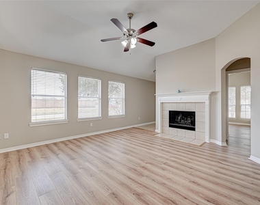 5602 Eagle Sky Boulevard - Photo Thumbnail 13
