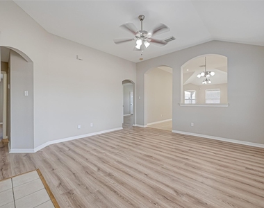 5602 Eagle Sky Boulevard - Photo Thumbnail 11