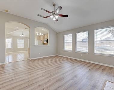 5602 Eagle Sky Boulevard - Photo Thumbnail 15