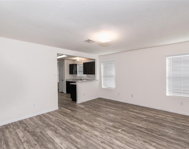 5415 Rio Sabinas Street - Photo Thumbnail 3