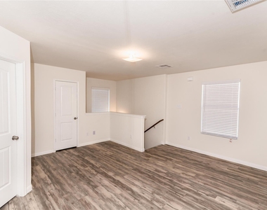 5415 Rio Sabinas Street - Photo Thumbnail 8