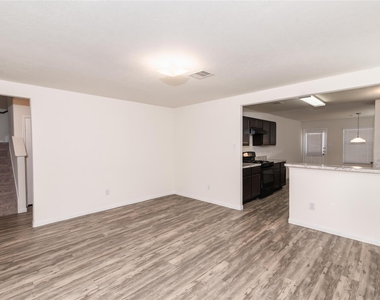 5415 Rio Sabinas Street - Photo Thumbnail 2