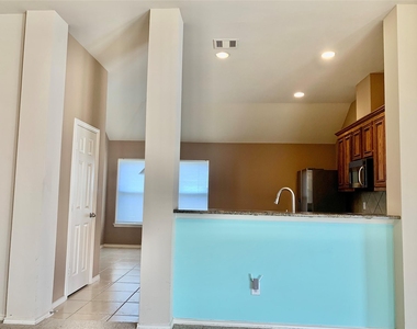11210 Jadestone Creek Lane - Photo Thumbnail 6