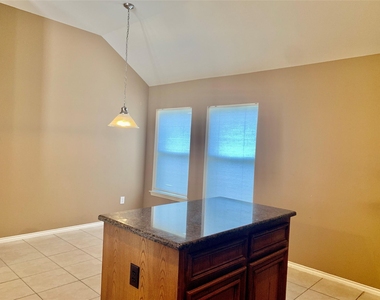 11210 Jadestone Creek Lane - Photo Thumbnail 8
