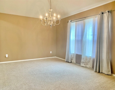 11210 Jadestone Creek Lane - Photo Thumbnail 3