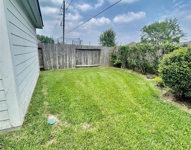 11210 Jadestone Creek Lane - Photo Thumbnail 22