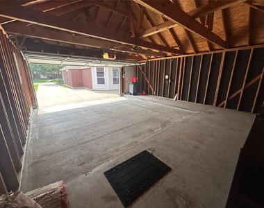 11210 Jadestone Creek Lane - Photo Thumbnail 26