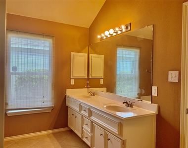 11210 Jadestone Creek Lane - Photo Thumbnail 13