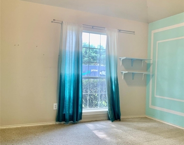 11210 Jadestone Creek Lane - Photo Thumbnail 16