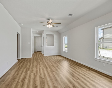 40769 Mostyn Lake Drive - Photo Thumbnail 9