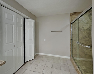 16015 Juniper Grove Drive - Photo Thumbnail 8