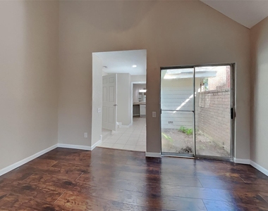 16015 Juniper Grove Drive - Photo Thumbnail 7
