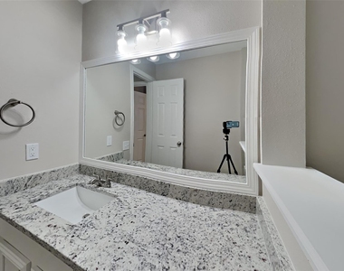 16015 Juniper Grove Drive - Photo Thumbnail 13
