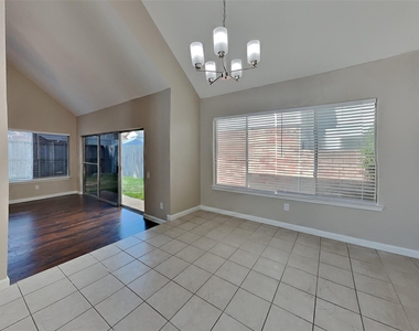 16015 Juniper Grove Drive - Photo Thumbnail 5