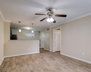 1222 Heights Boulevard - Photo Thumbnail 2