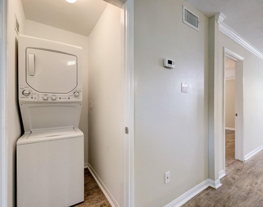 1222 Heights Boulevard - Photo Thumbnail 6