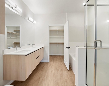 17000 Bissonnet Street - Photo Thumbnail 9