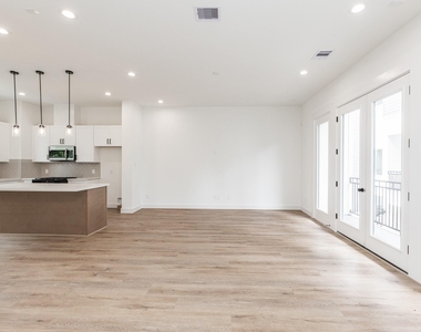 905 Quitman Street - Photo Thumbnail 8