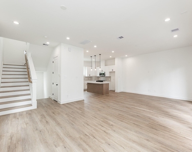905 Quitman Street - Photo Thumbnail 3