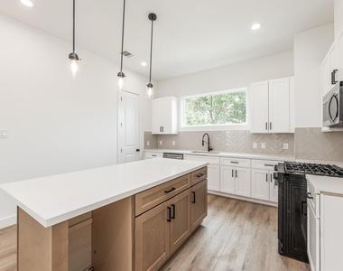 905 Quitman Street - Photo Thumbnail 11
