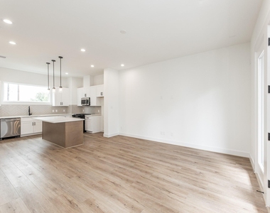 905 Quitman Street - Photo Thumbnail 6