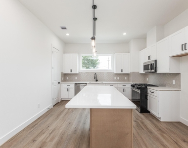 905 Quitman Street - Photo Thumbnail 9