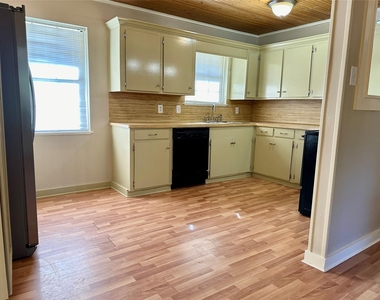 133 County Road 1028 - Photo Thumbnail 4