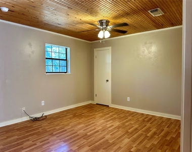 133 County Road 1028 - Photo Thumbnail 2