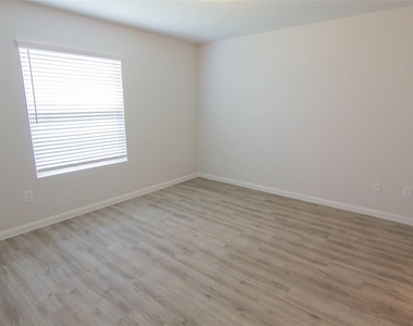 5602 Hawksbury Creek Trail - Photo Thumbnail 5