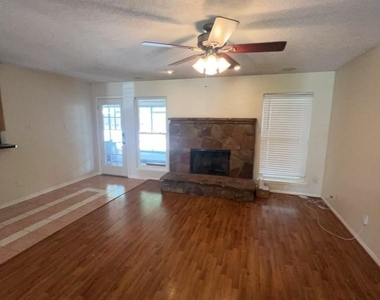 18507 Sweetmeadow Drive - Photo Thumbnail 8