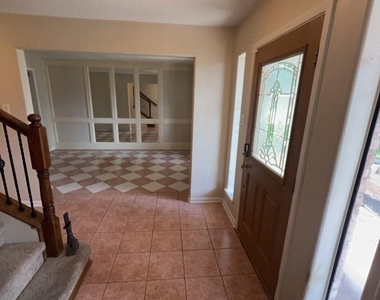18507 Sweetmeadow Drive - Photo Thumbnail 4