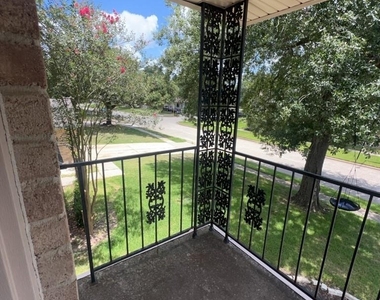 18507 Sweetmeadow Drive - Photo Thumbnail 2