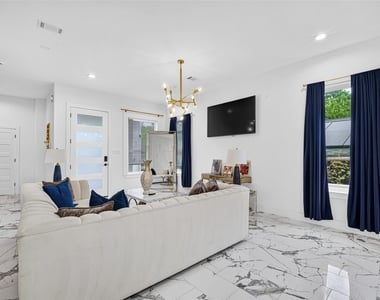 2208 Bleker Street - Photo Thumbnail 2