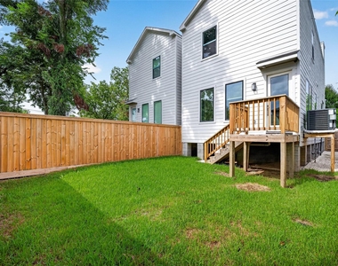 2208 Bleker Street - Photo Thumbnail 19