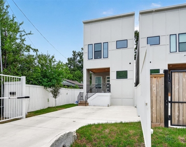 2208 Bleker Street - Photo Thumbnail 23