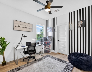 2208 Bleker Street - Photo Thumbnail 32
